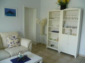 Living area - Charmantes Ferienhaus in Chayofa mit Terrasse, Garten und Pool by Interhome (Chayofa)