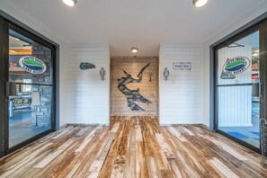 Interior - South Shore Newly Updated 1-bedroom! Mini-Golf, pickleball, 2 Pools & More! (Hot Springs)