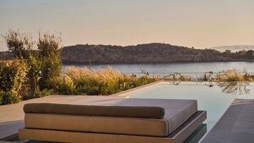Paraga Junior Suite Private Pool, Sea View | Free WiFi