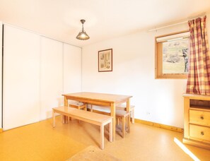 Apartment | Dining - Comfortable Apartment With Pool Access (Saint-Sorlin-d'Arves)