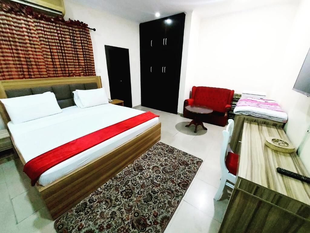 Standard Double Room | Free WiFi