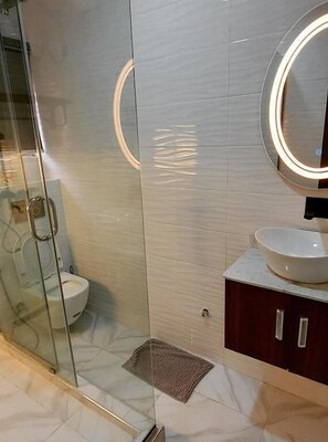 Double Room | Bathroom - The Ambassadors Hotel (Lagos)