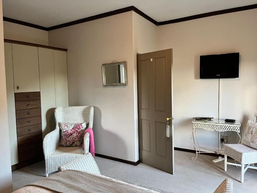 Double Room, Balcony, Mountain View | Living area
