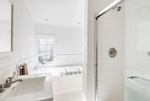 Hair dryer, towels - The Beach Barn | 4 Bedroom, Pool, 6 min to beach (Bridgehampton)