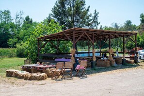 Outdoor dining - Agriturismo Why Farm (PIEDMONT)