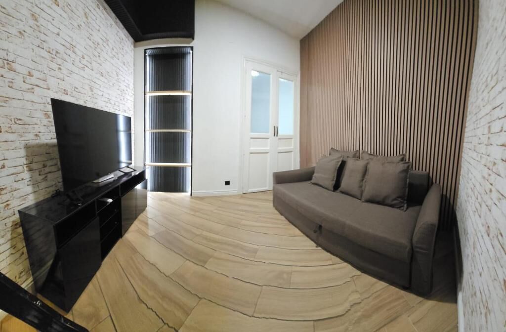 Deluxe Studio, Balcony, City View | Living area