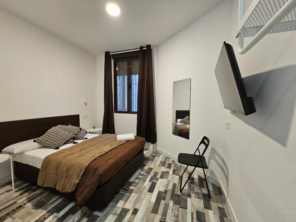 Kahden hengen deluxe-huone, parveke, kaupunkinäköala | Ilmainen Wi-Fi, vuodevaatteet
