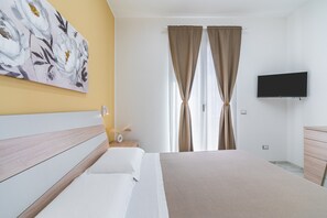 WiFi, bed sheets - Mediterranean Elegance – First Floor Apartment with Balcony, Wi-Fi, and Air Conditioning (Avola)