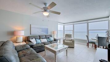 Condo, Multiple Beds (Madeira Vista 406) | Living area