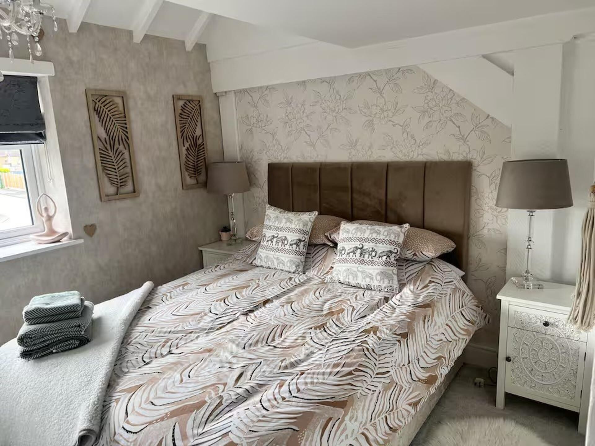 3 bedrooms, iron/ironing board, free WiFi, bed sheets