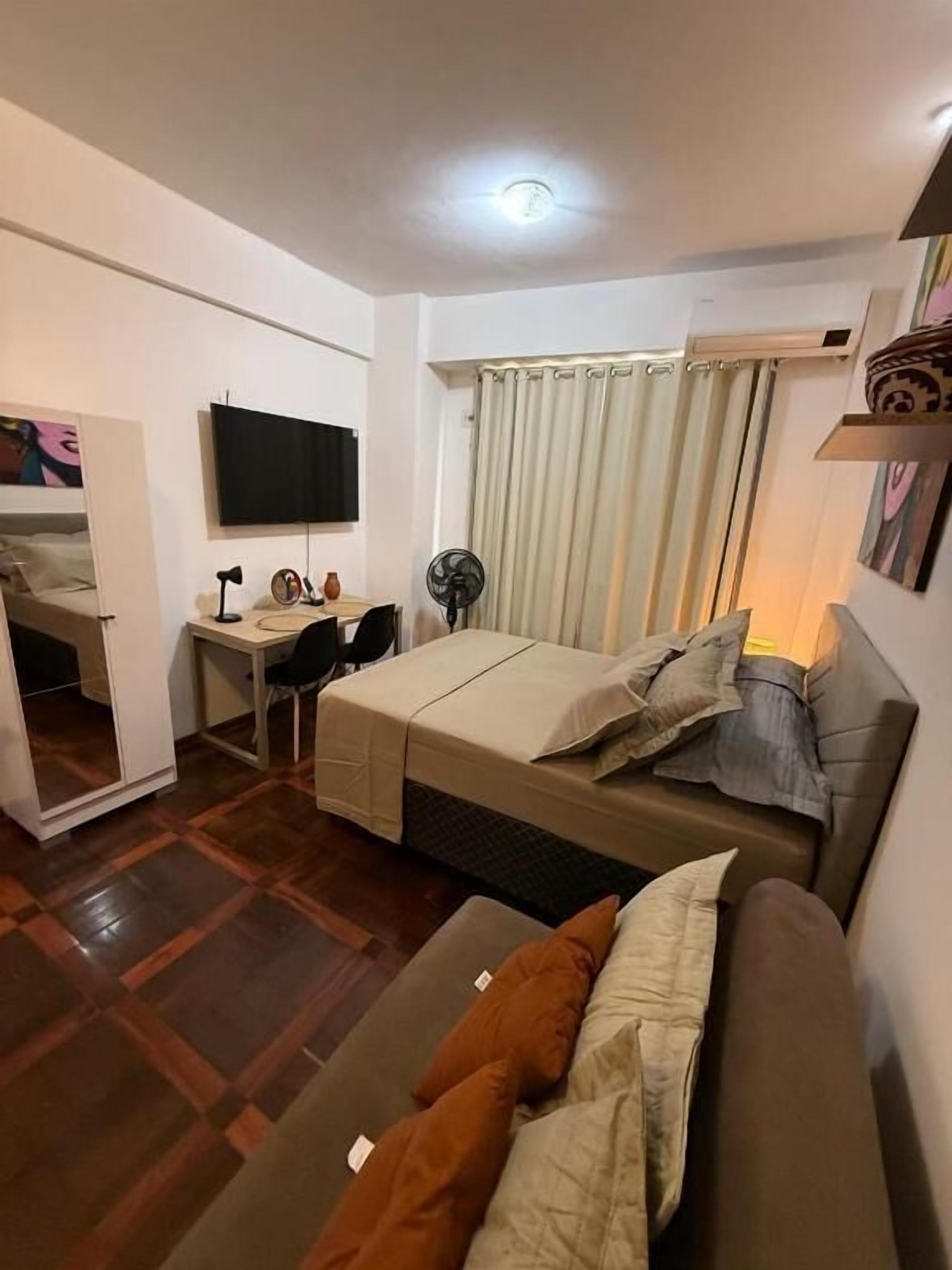 Apartamento | Cortinas blackout, ferros/tábuas de passar roupa, Wi-Fi de cortesia