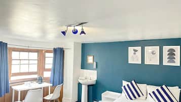 Triple Room, Shared Bathroom | Free WiFi