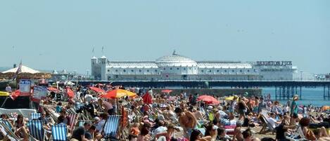 Una spiaggia nelle vicinanze