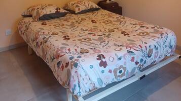 3 Schlafzimmer, Bügeleisen/Bügelbrett, WLAN, Bettwäsche