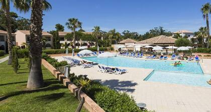 Spacious Family Stay Near the Beach