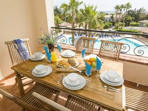 Apartment | Balcony - Spacious Family Stay Near the Beach (Linguizzetta)