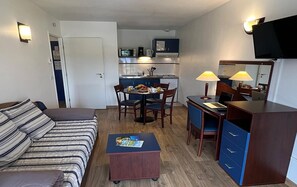 Living room - Alpine Apartment With Terrace Views (Bolquere)