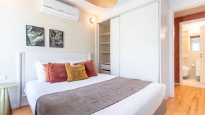 Room - Rooftop Glasshouse Retreat by LovelyStay (Porto)