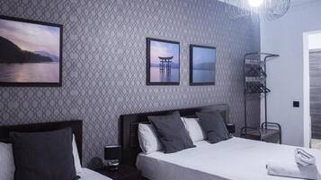 Deluxe Triple Room, Balcony, City View