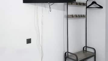 Standard Triple Room, Courtyard View | Interior