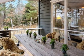 Outdoor dining - Authentic Swedish summer house at Asnæs plantation (Asnæs)