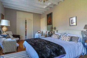 4 bedrooms, free WiFi - Traditional house in the heart of Trensacq forest (Trensacq)