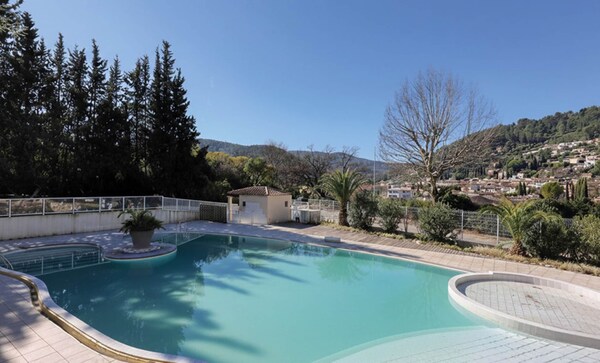 Quiet Detached Chalet For Five - Var