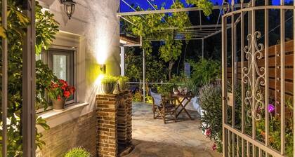 Karderina Cozy Cottage by the River
