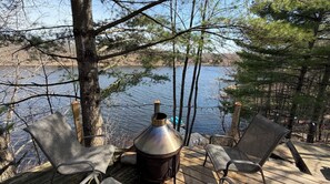 Terrace/patio - Gorgeous 3-bedroom cottage in soothing Maberly perfect for relaxing getaway (Maberly)