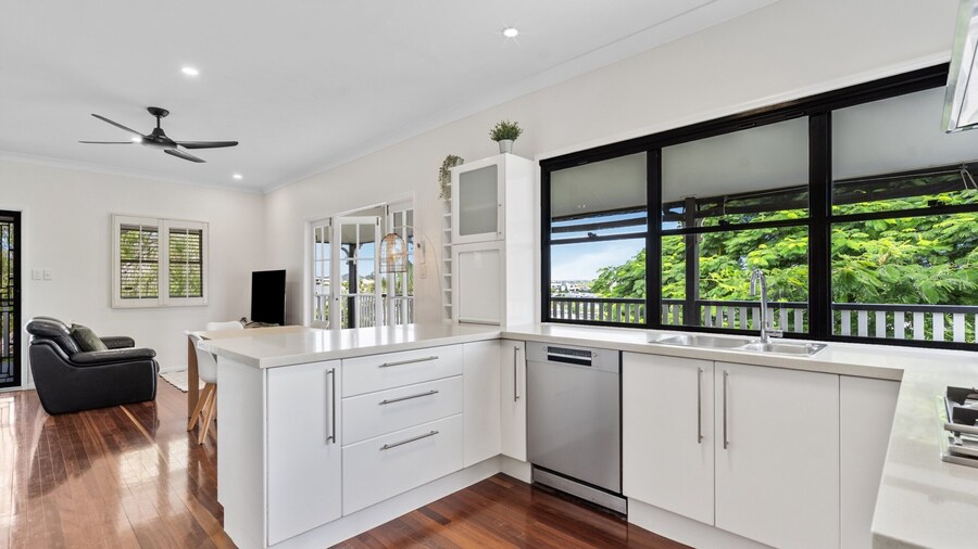 Relaxing Stay Near Brisbane's Cultural Heart