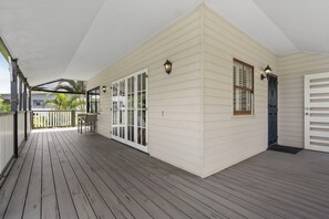 Apartment | Reception - Relaxing Stay Near Brisbane's Cultural Heart (Brisbane)