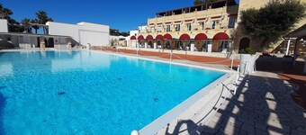 Messapia Leuca vista piscina
