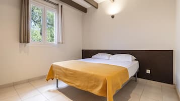 House | 2 bilik tidur, cadar katil