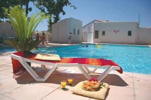 Pool - Holiday Home Near Lake Saint-cassien (Tourrettes)