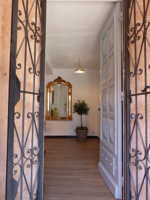 Interior - Villa Lou Gaiardoun in the center of St Aygulf sea & shops on foot🌴☀️ (Fréjus)