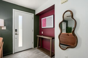 Interior - 2 Mins to ASU, Swimming Pool, King Bed (Tempe)