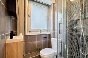 Apartment | Bathroom - Charming Suite Center of Paris Le Marais (Paris)