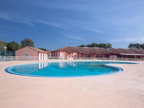 Apartment | Pool | Outdoor pool - Soustons-plage, Studio for 4 (Soustons)