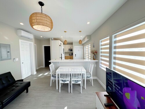 5708- Nice 2B1B Private Unit near FWY 580/24 & UCB