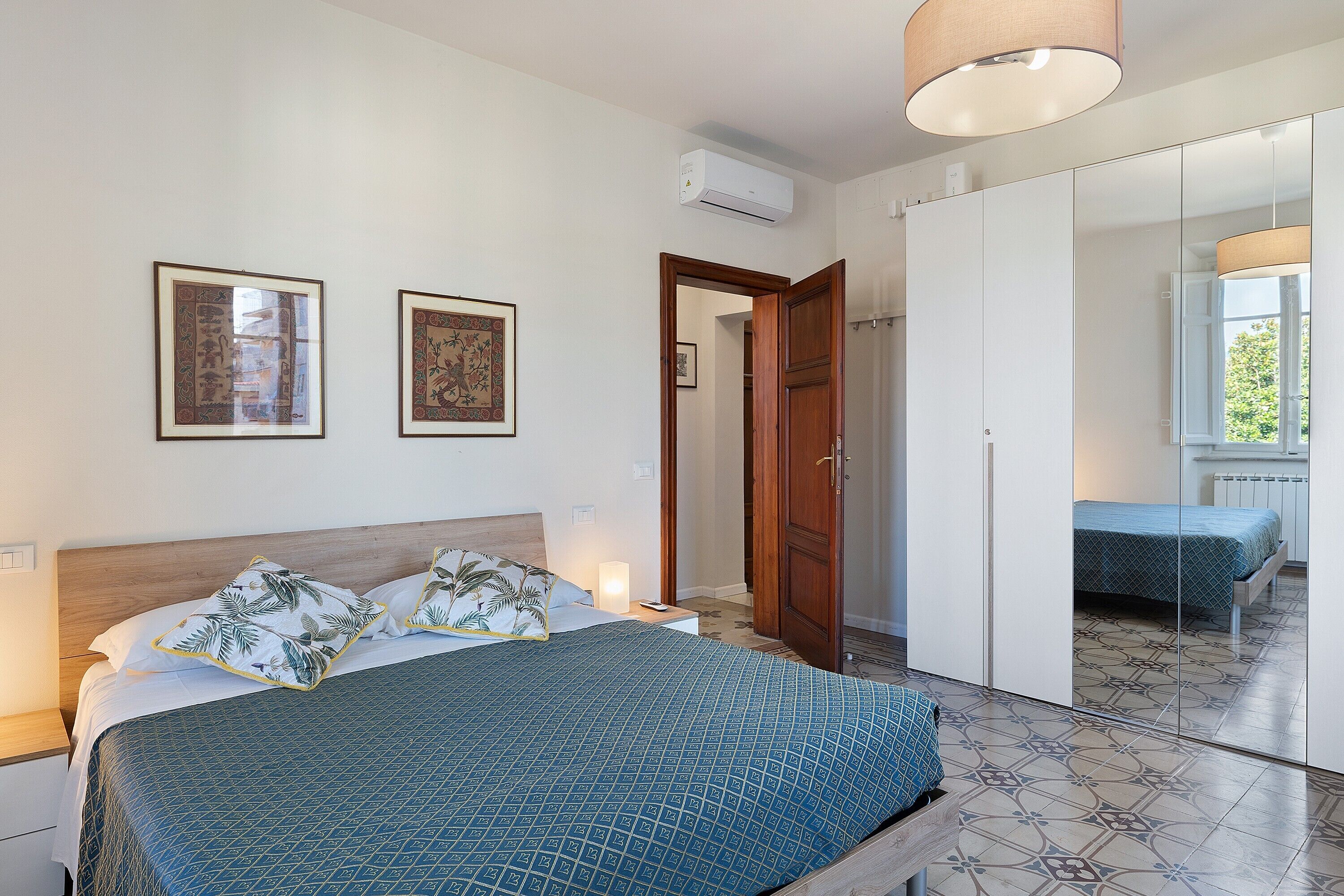 3 chambres, fer et planche à repasser, Wi-Fi, draps fournis