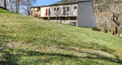 Accessible Lake Stay for 4 in Miremont