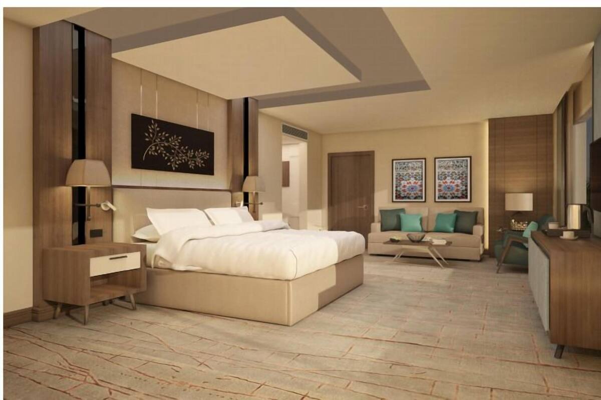Junior Suite, 1 King Bed, Sea View | Minibar, in-room safe, desk, laptop workspace