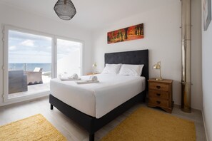 Desk, Internet, bed sheets - Costa Sunset | Ocean View close to the Beach (Ribeira Grande)