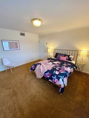 Snake River Resort: Riverfront View & Access Boat Ramp, Docks, Boat Rentals.