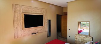 Quiet villa away from the center, not overlooked