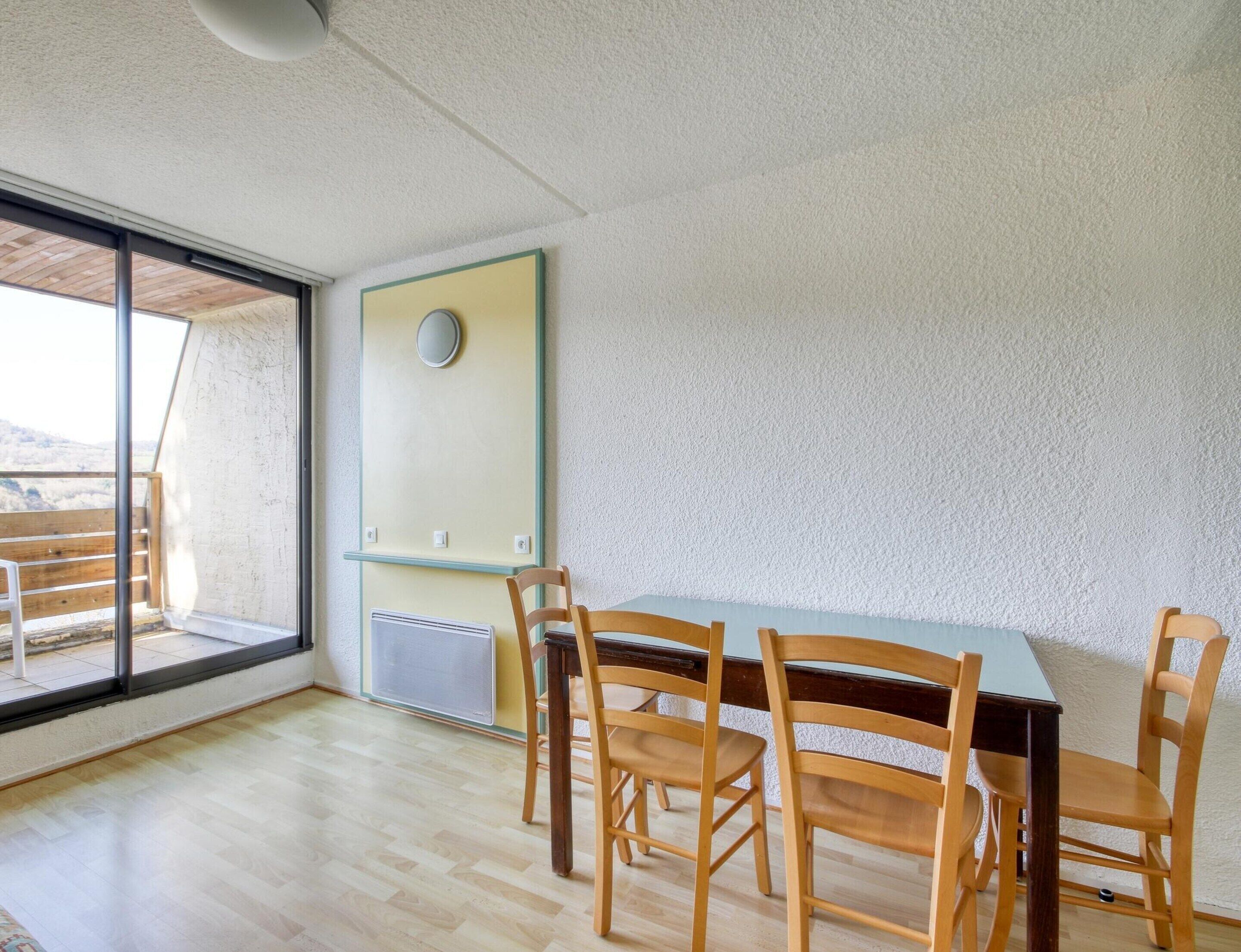 Apartment | Dining