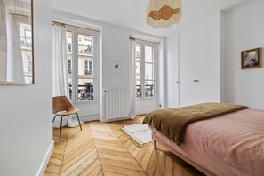 2 bedrooms, iron/ironing board, free WiFi, bed sheets - Gourmandise, 2BR/1BA, 4 people (Paris)