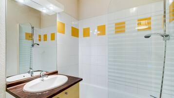 Apartment | Bathroom