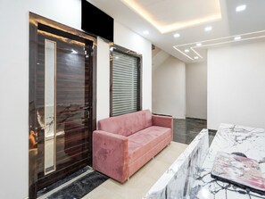 House | Reception - Deluxe Chhatikara Opposite Char Dham (Mathura)