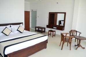 Kamar Double Deluks, balkon, pemandangan samudra | Ruang kerja ramah laptop